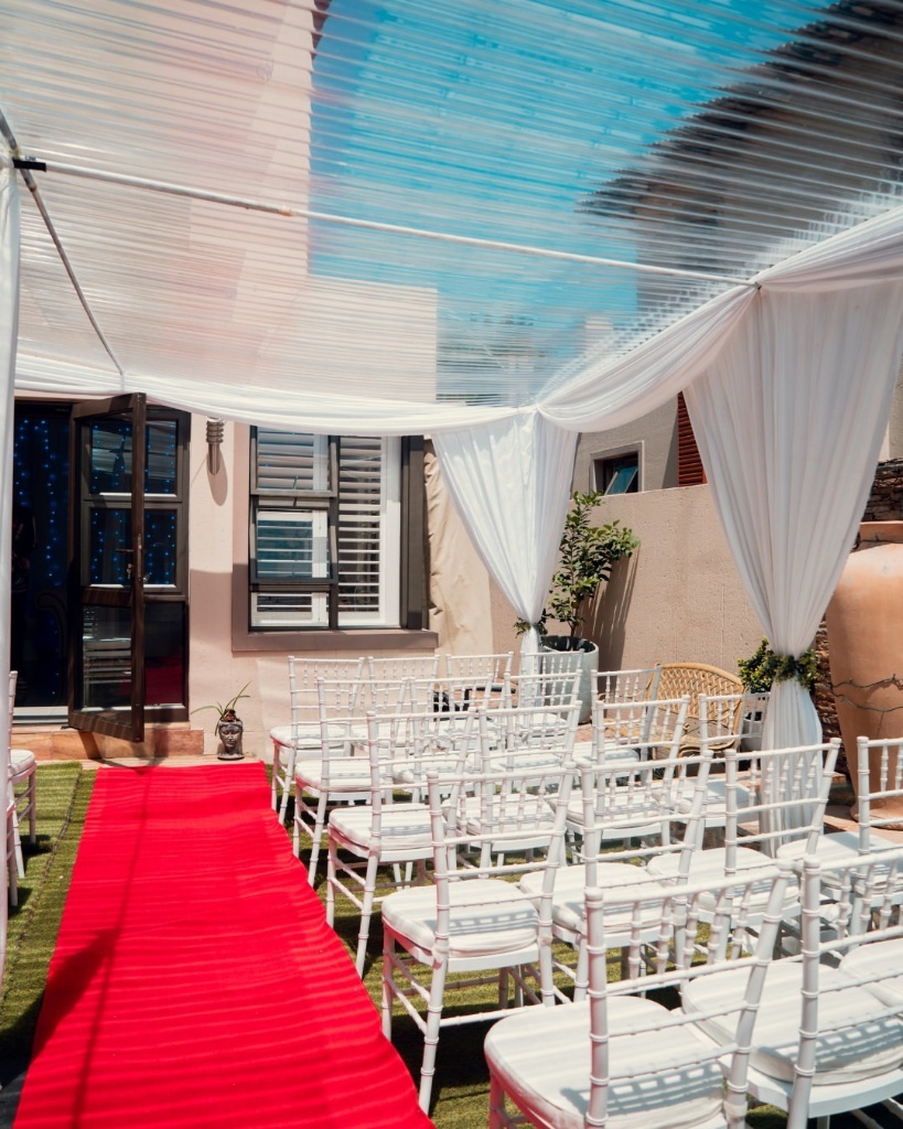 Wedding photography by La'familia Production House