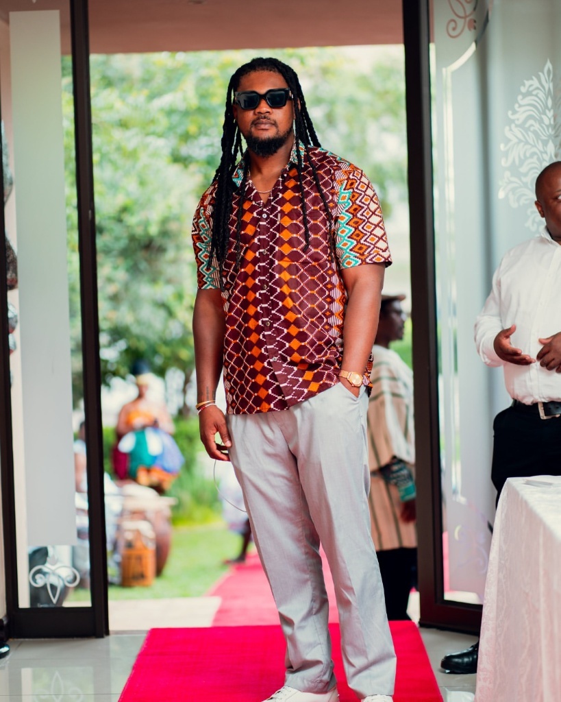 Wedding photography by La'familia Production House